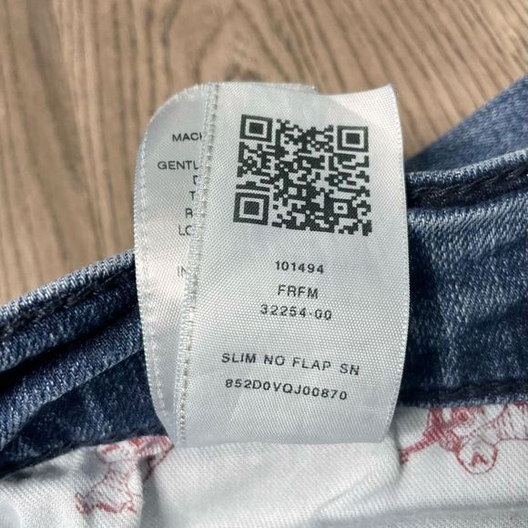 True Religion Mens Jeans Distressed Size 34 Slim Fit 27" Inseam - Picture 6 of 14